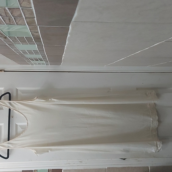 Cream nightgown/chemise Midi length size L/Xl Marks & Spencer - Picture 2 of 12